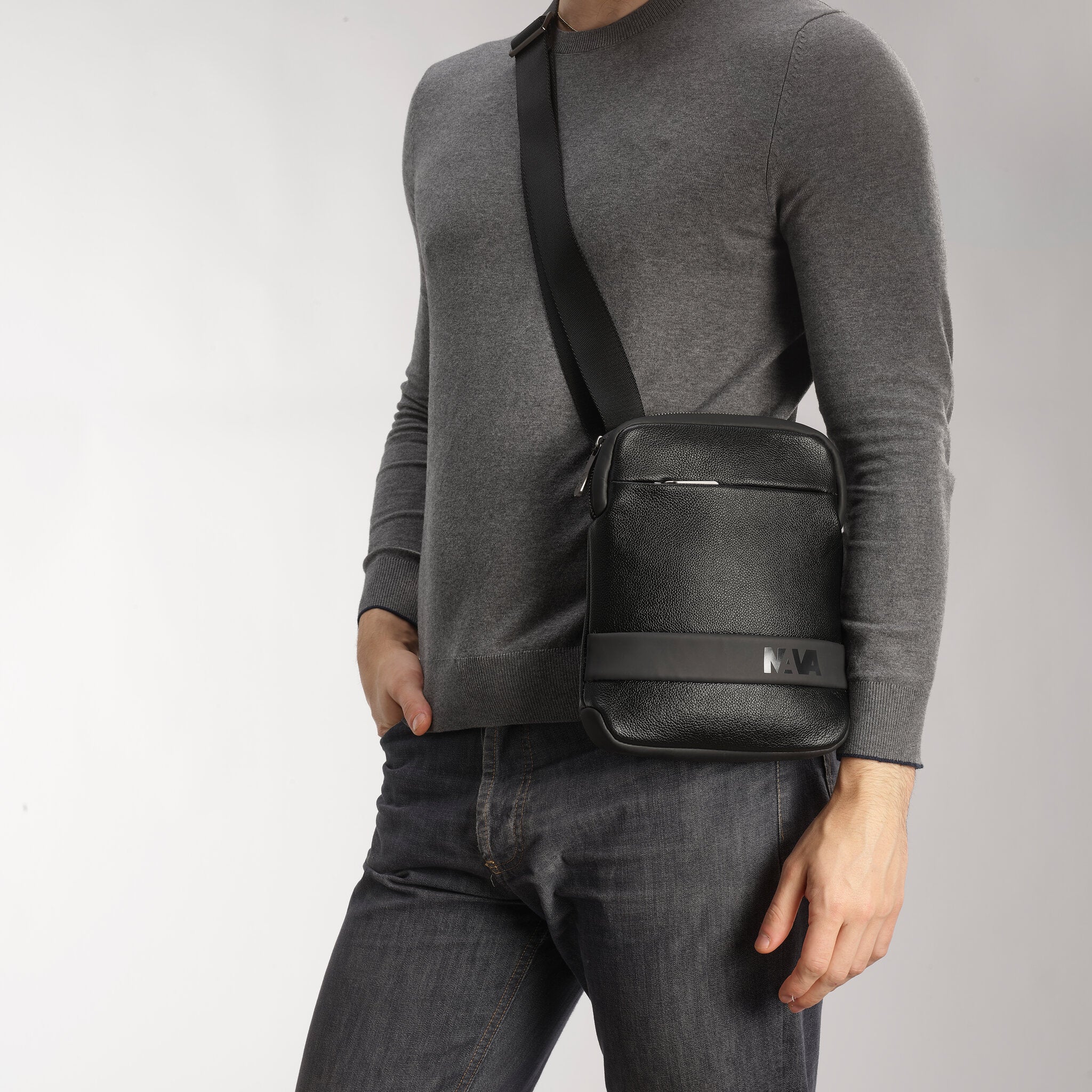 EASY ADVANCE LEATHER TRACOLLA SLIM BAG 1 COMPARTO NERO NOTTE