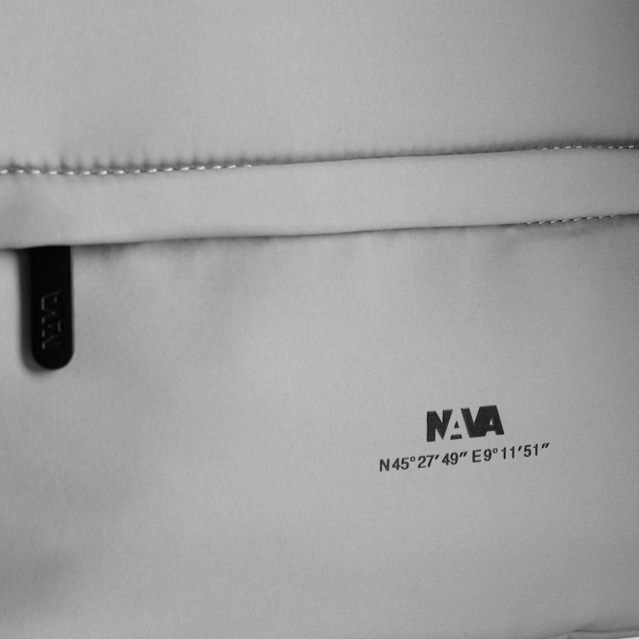 EXPLORER ZAINO ROLLTOP 1 COMPARTO CON TASCHE E FIBBIE DI SICUREZZA GRIGIO CHIARO