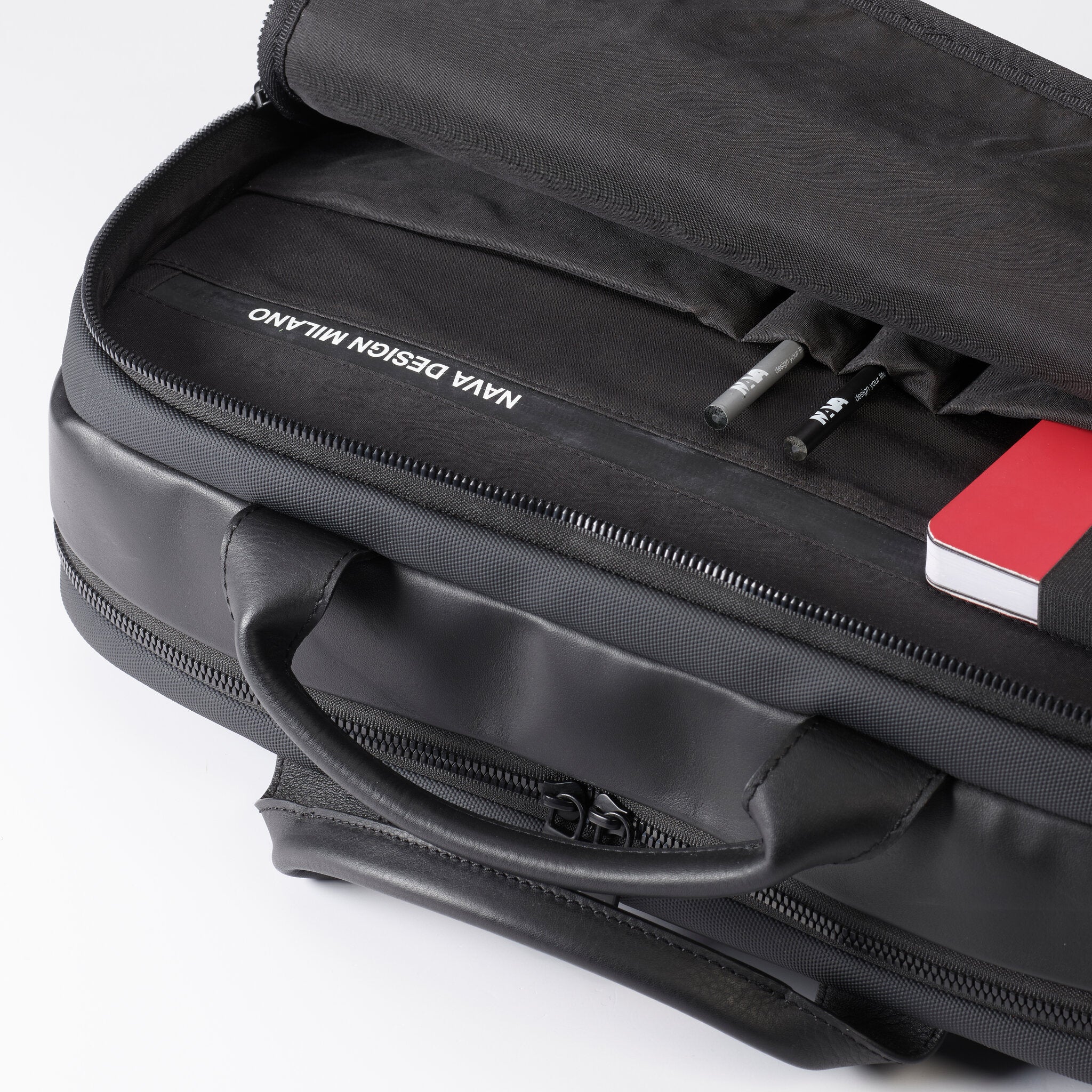 MOTION LEATHER CARTELLA ORGANIZZATA 2 COMPARTI CON TASCA FRONTALE NERO ESPRESSO