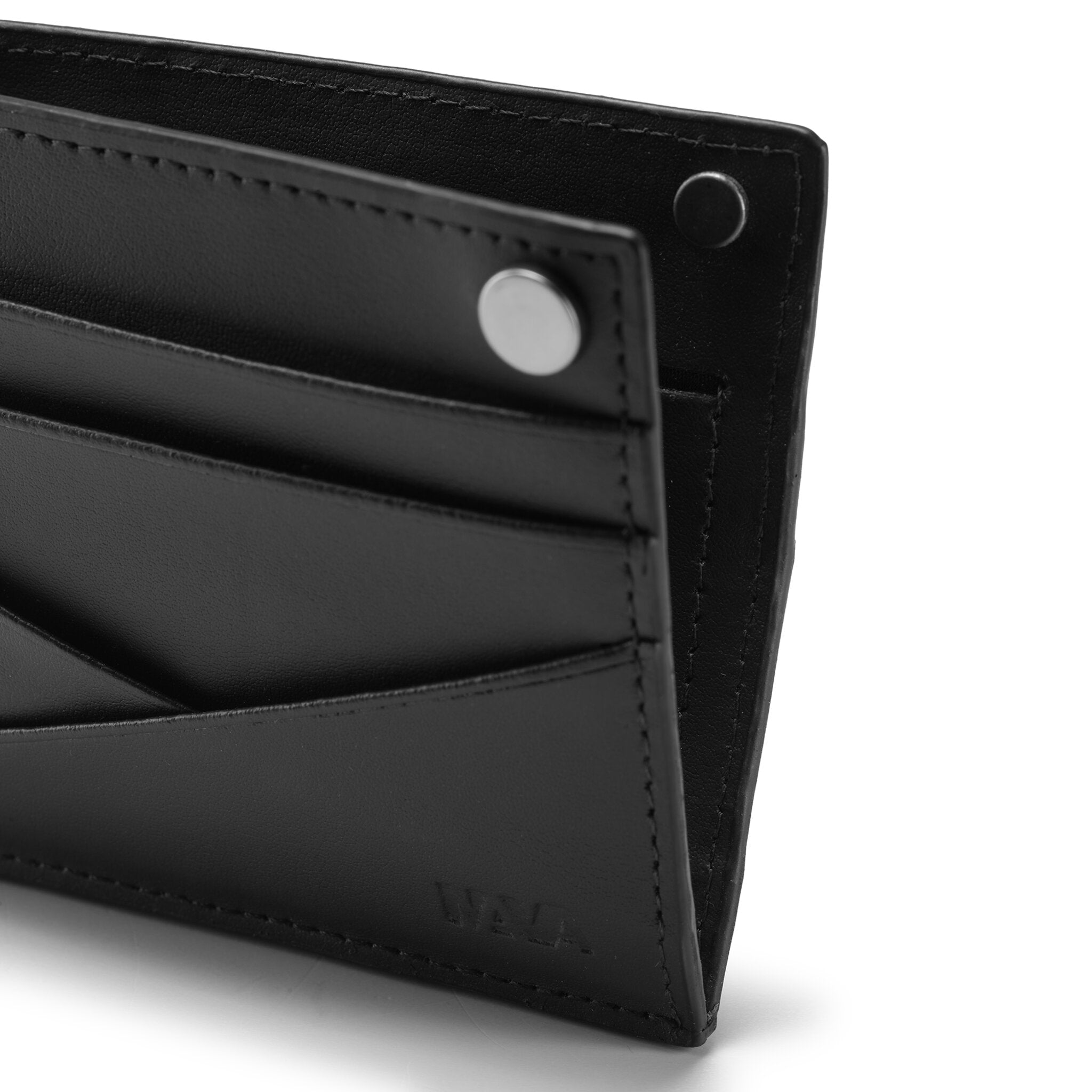 METRIC LEATHER CREDIT CARD HOLDER WITH BUTTON CLOSURE, 7 CC AND RFID SHIELDING, BLACK