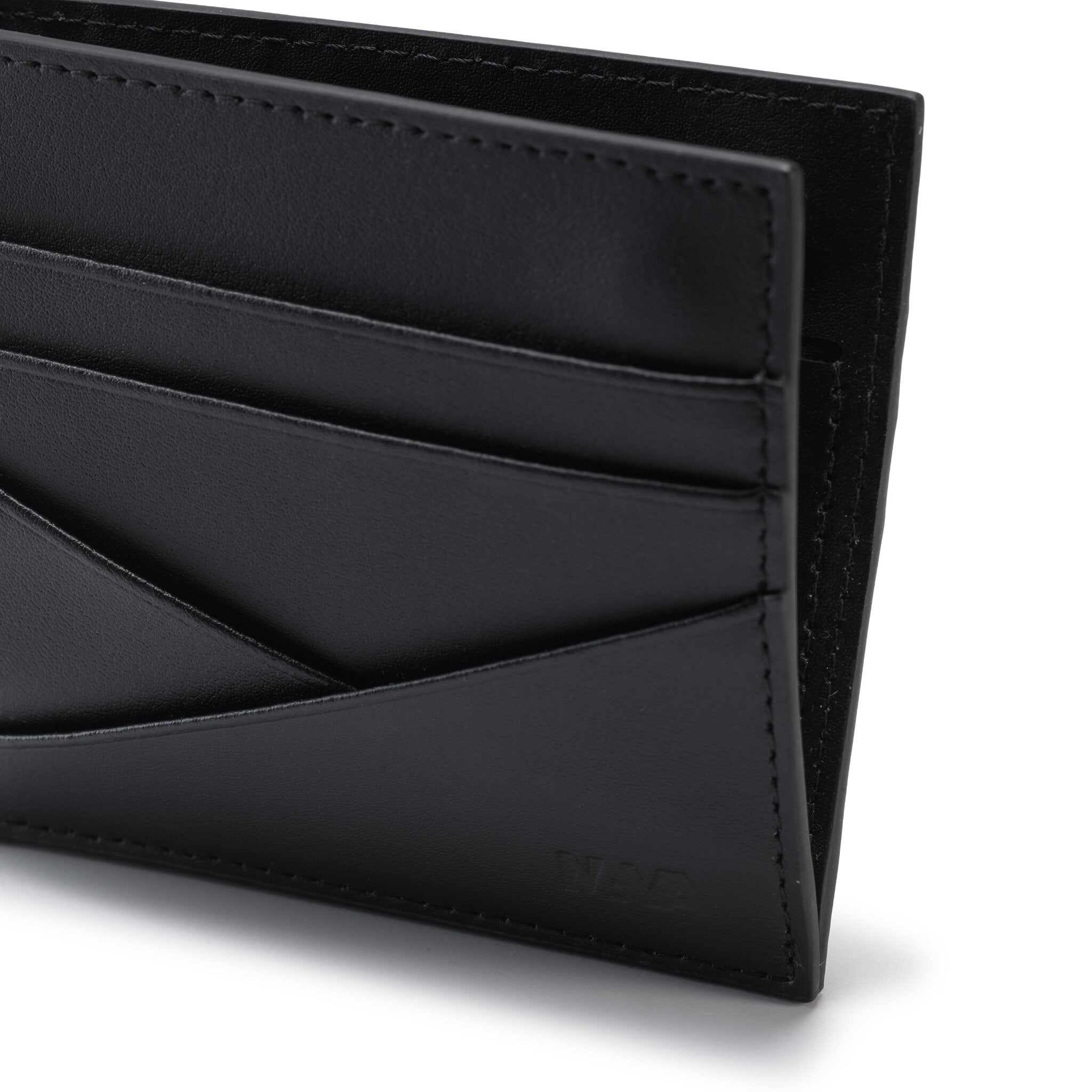 METRIC PORTA CARTE DI CREDITO IN PELLE CHIUSO CON BOTTONE, 7 CC E SCHERMATURA RFID NERO