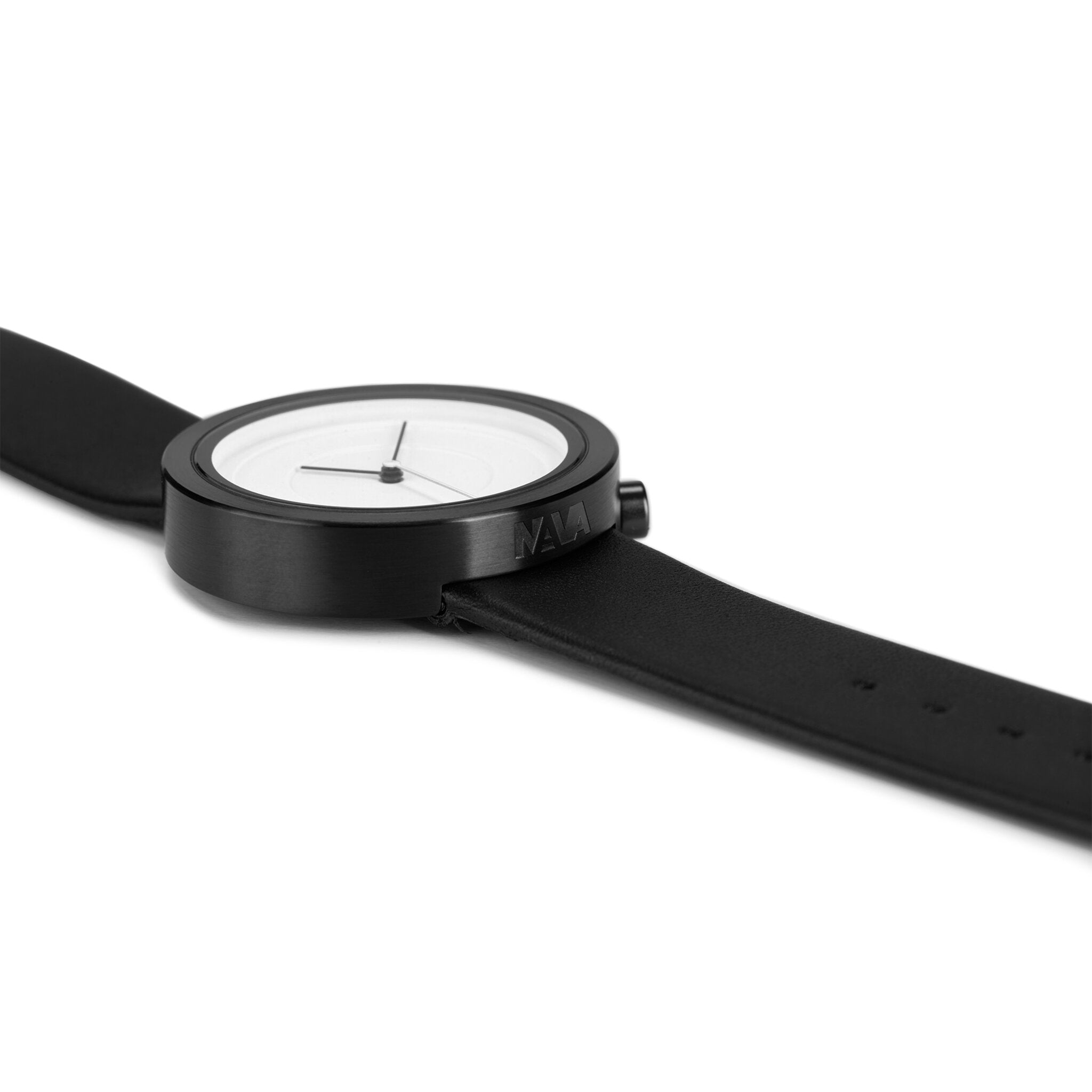 AIR WRIST WATCH WITH LEATHER STRAP AND 39 MM WHITE/BLACK DIAL