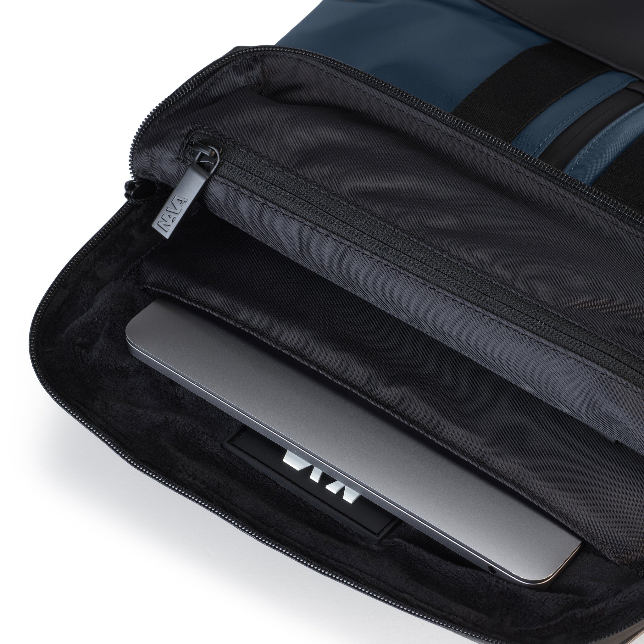 UNIFORM ZAINO SMALL PORTA PC CHIUSO CON PATELLA NERO/BLUE PETROLIO