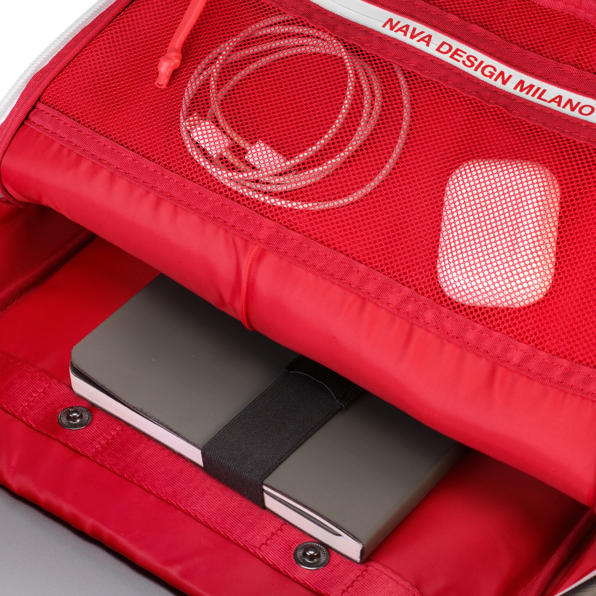 BEAT ZAINO SMALL 1 COMPARTO CON TASCA FRONTALE VERTICALE GREY/BLACK/RED