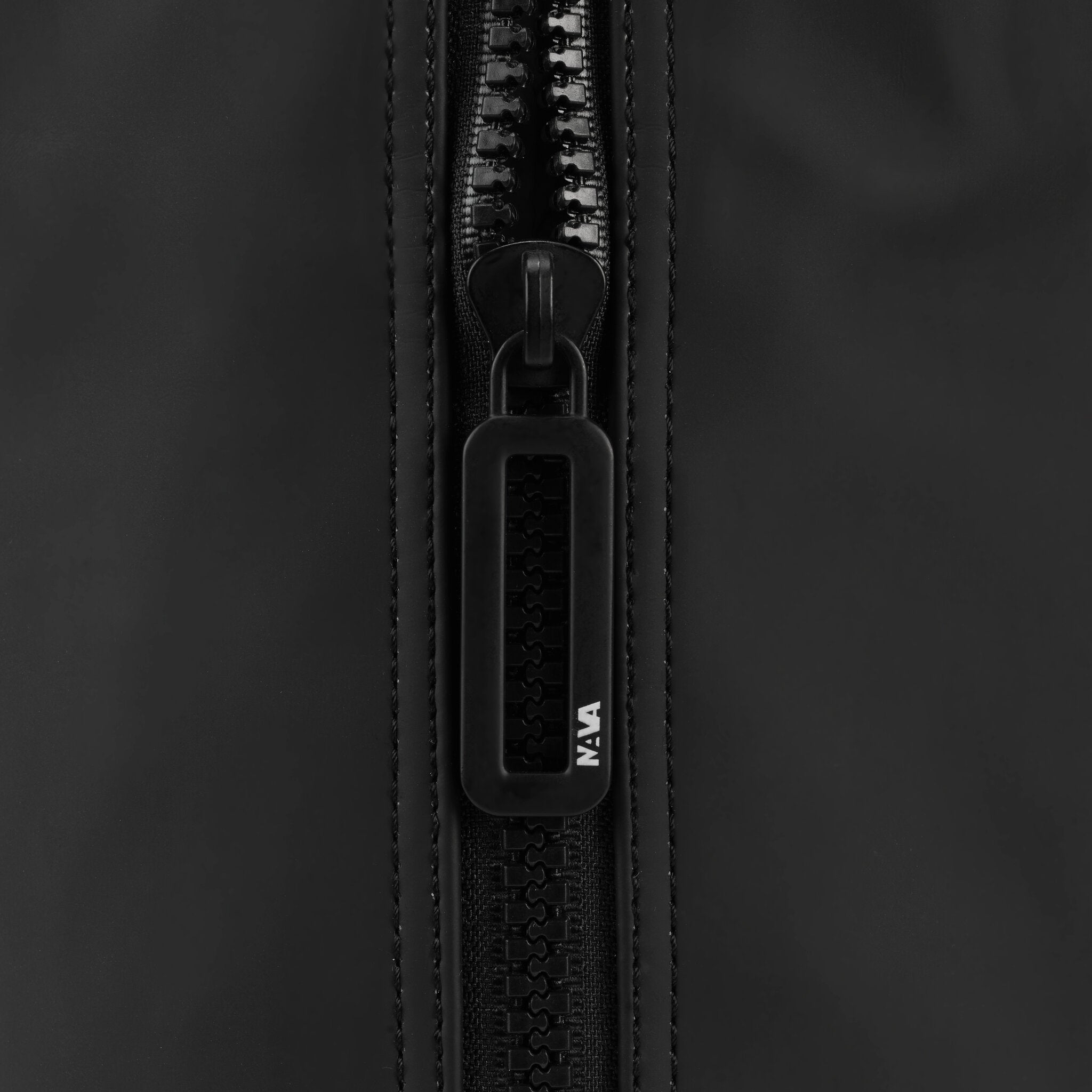 COMBO POUCH CON MANIGLIA LATERALE NERO