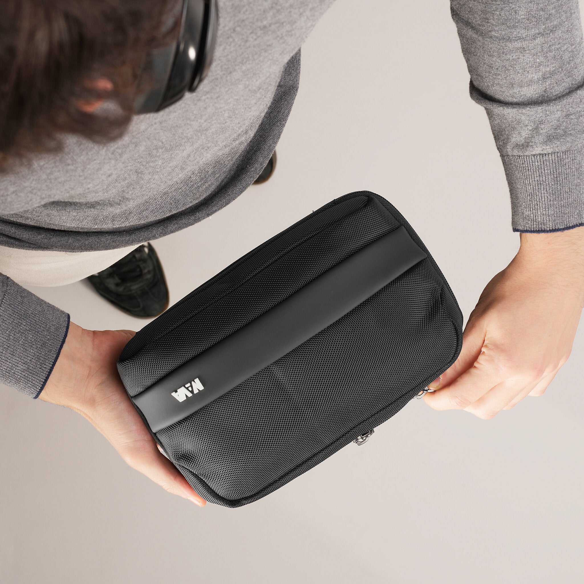 EASY PLUS ASTUCCIO PORTA CAVI NERO