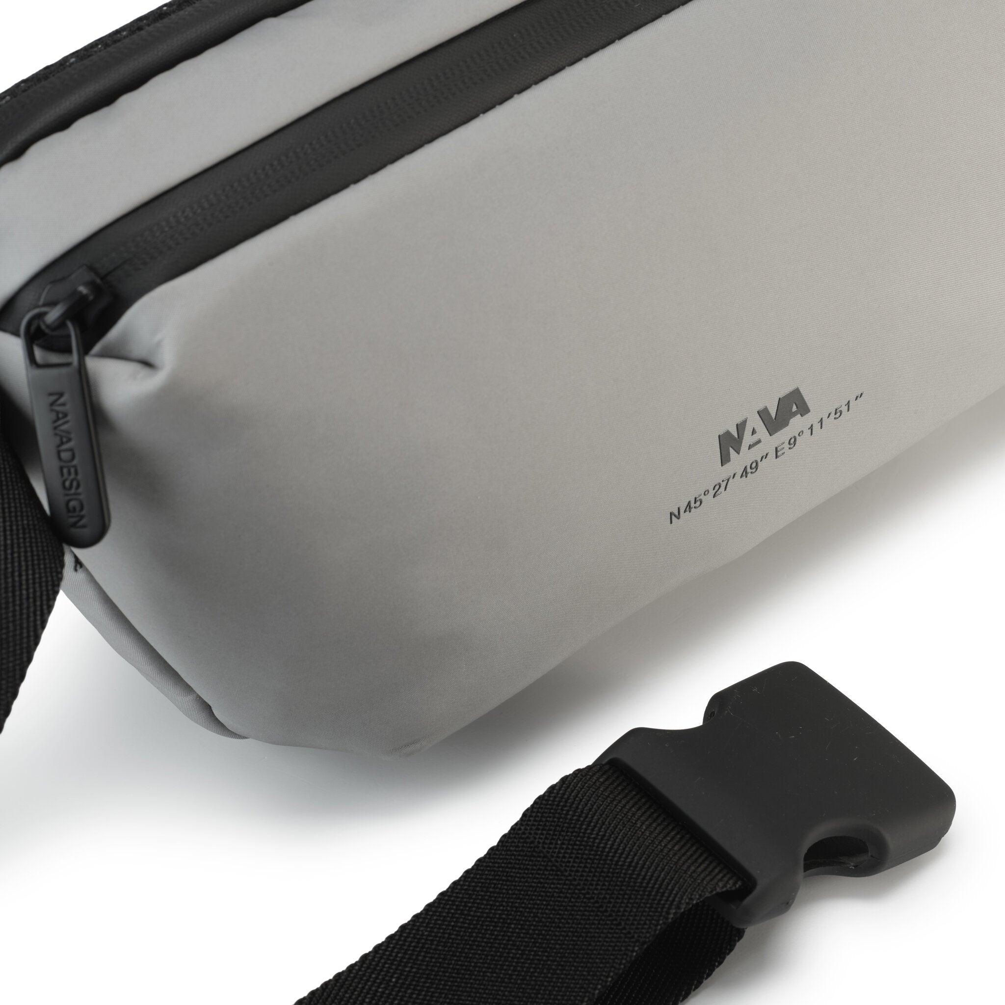 EXPLORER SLING BAG CON TASCA FRONTALE E TASCA POSTERIORE DI SICUREZZA GRIGIO CHIARO