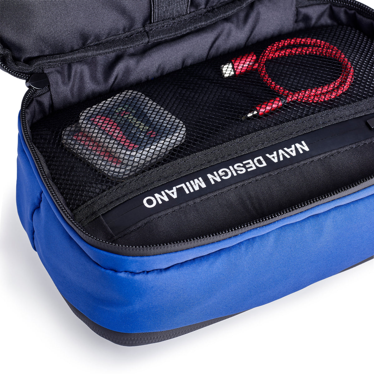 Pouch travel NAVA Explorer in poliestere blue electric con trattamento antipioggia