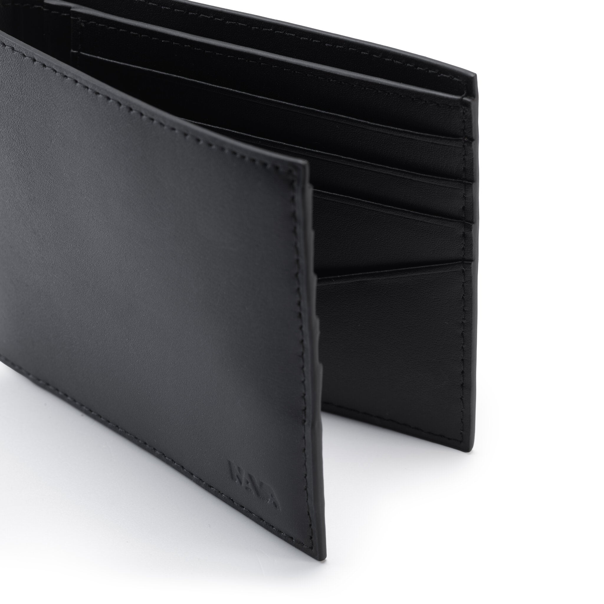 METRIC PORTAFOGLIO IN PELLE 8 CC E SCHERMATURA RFID NERO