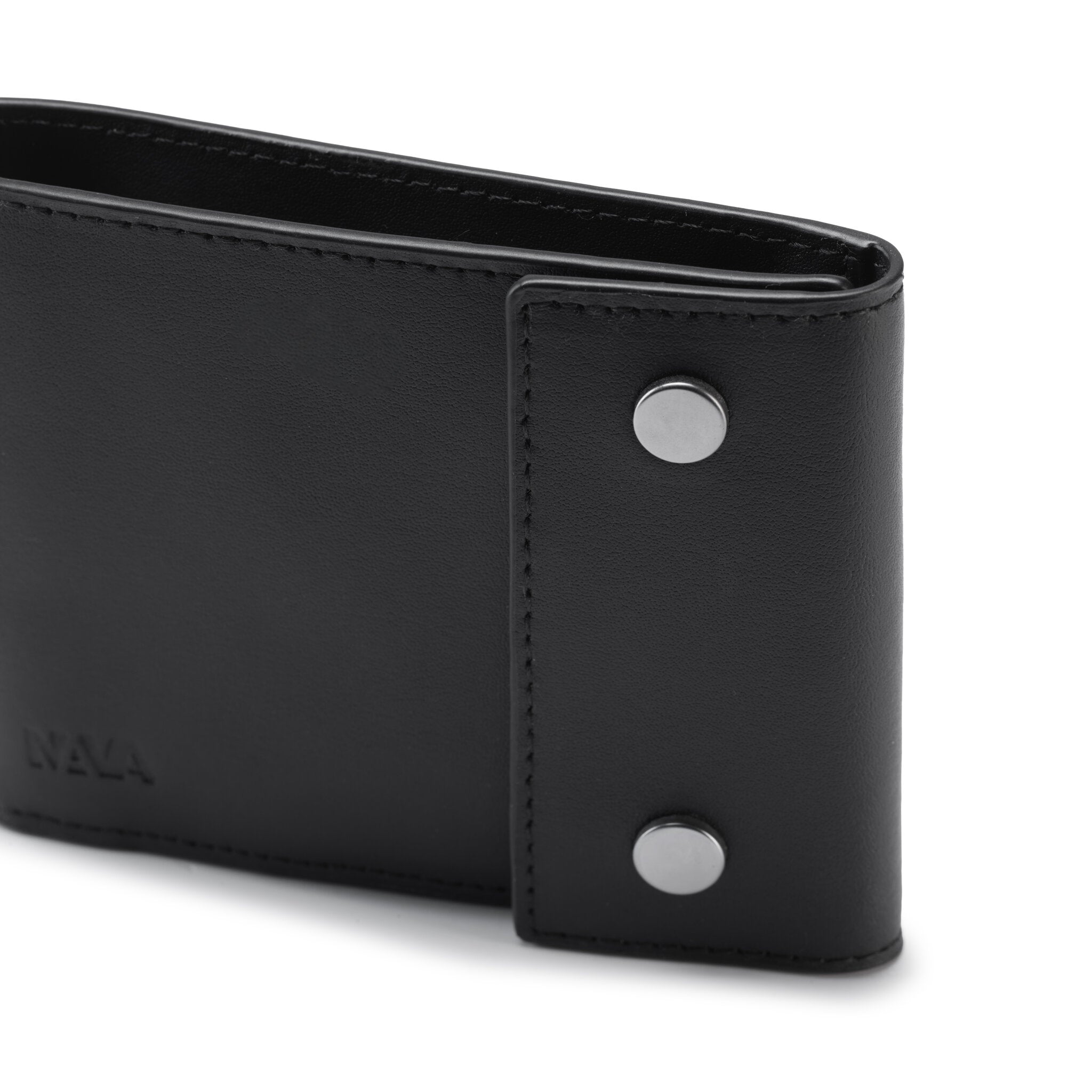 METRIC PORTAFOGLIO IN PELLE CON BOTTONI, 6 CC E SCHERMATURA RFID NERO