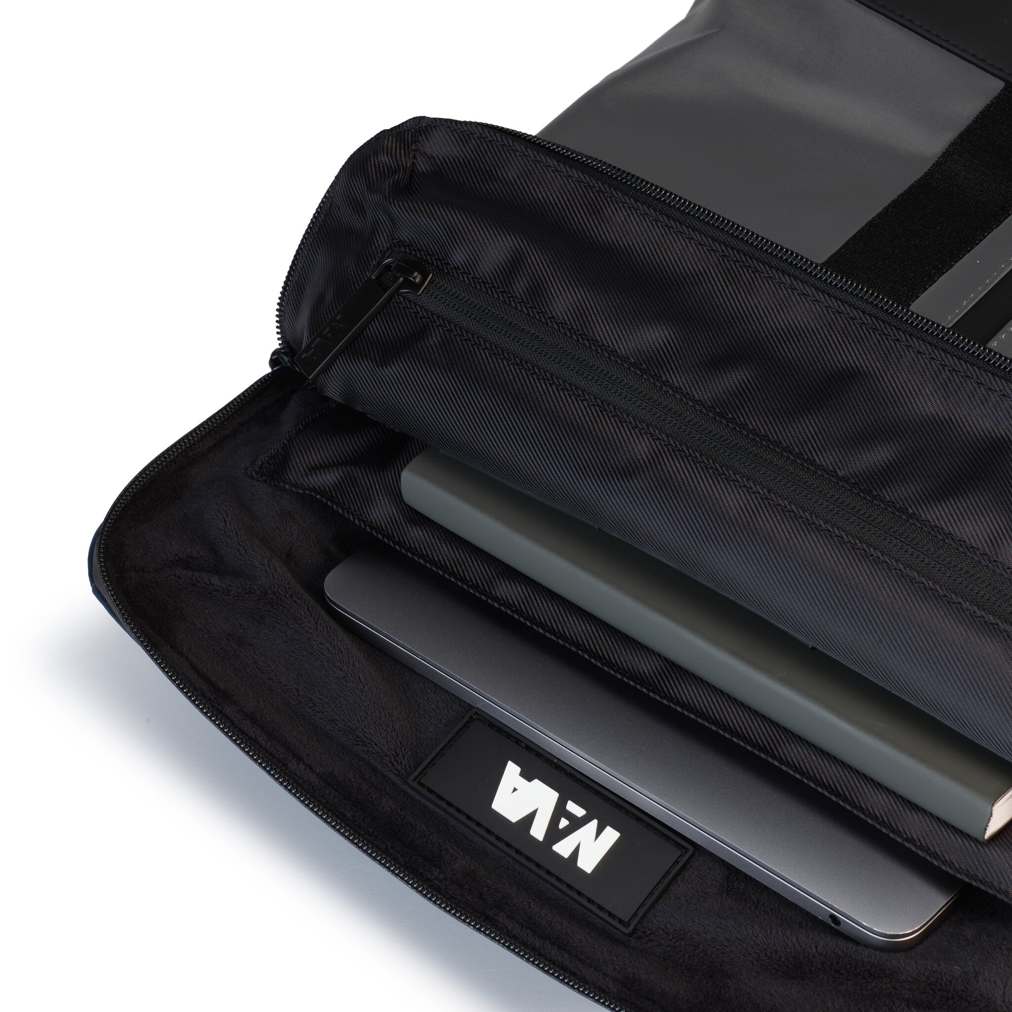 UNIFORM ZAINO ORGANIZZATO PORTA PC CHIUSO CON PATELLA NERO/GREY STORM