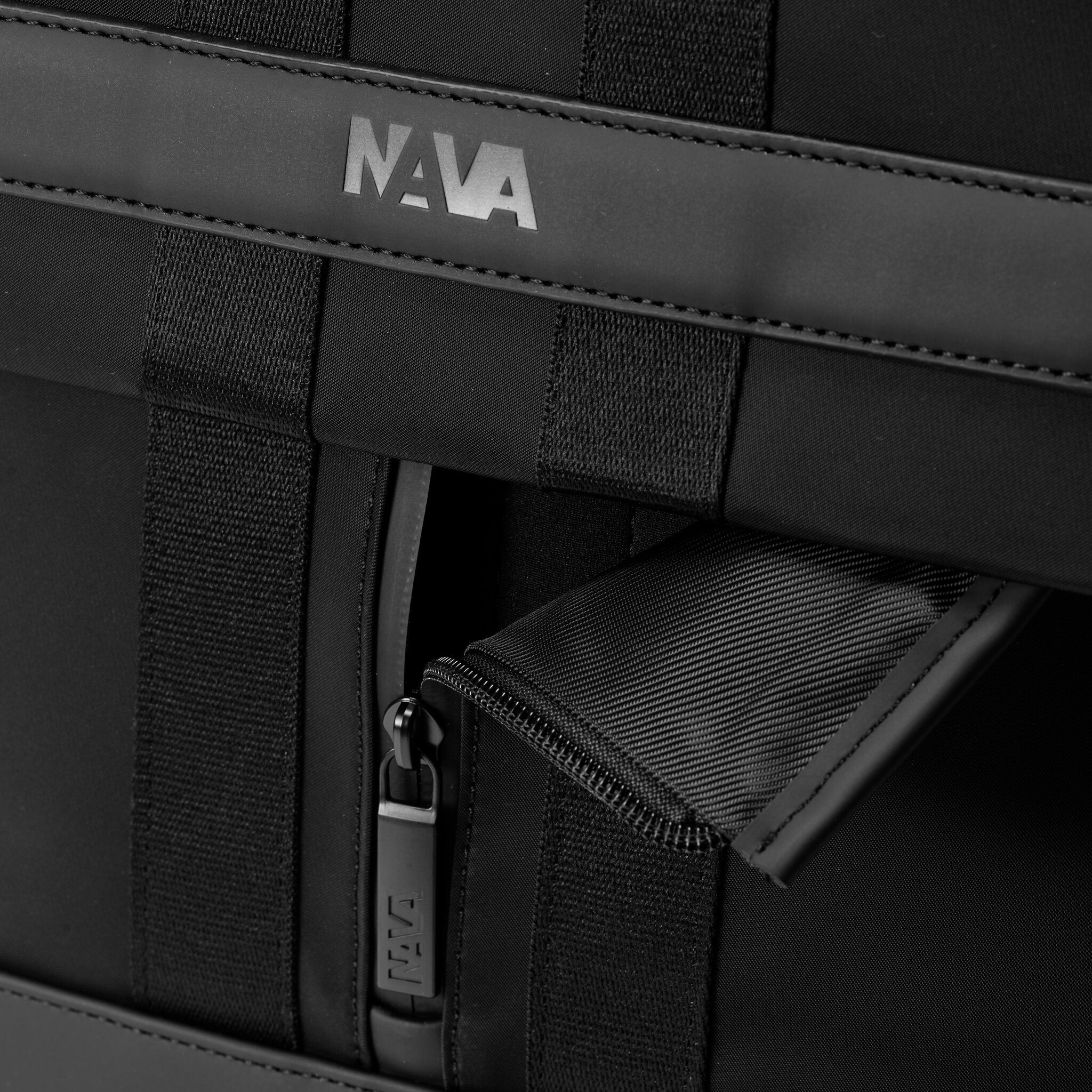 UNIFORM ZAINO SMALL PORTA PC CHIUSO CON PATELLA NERO