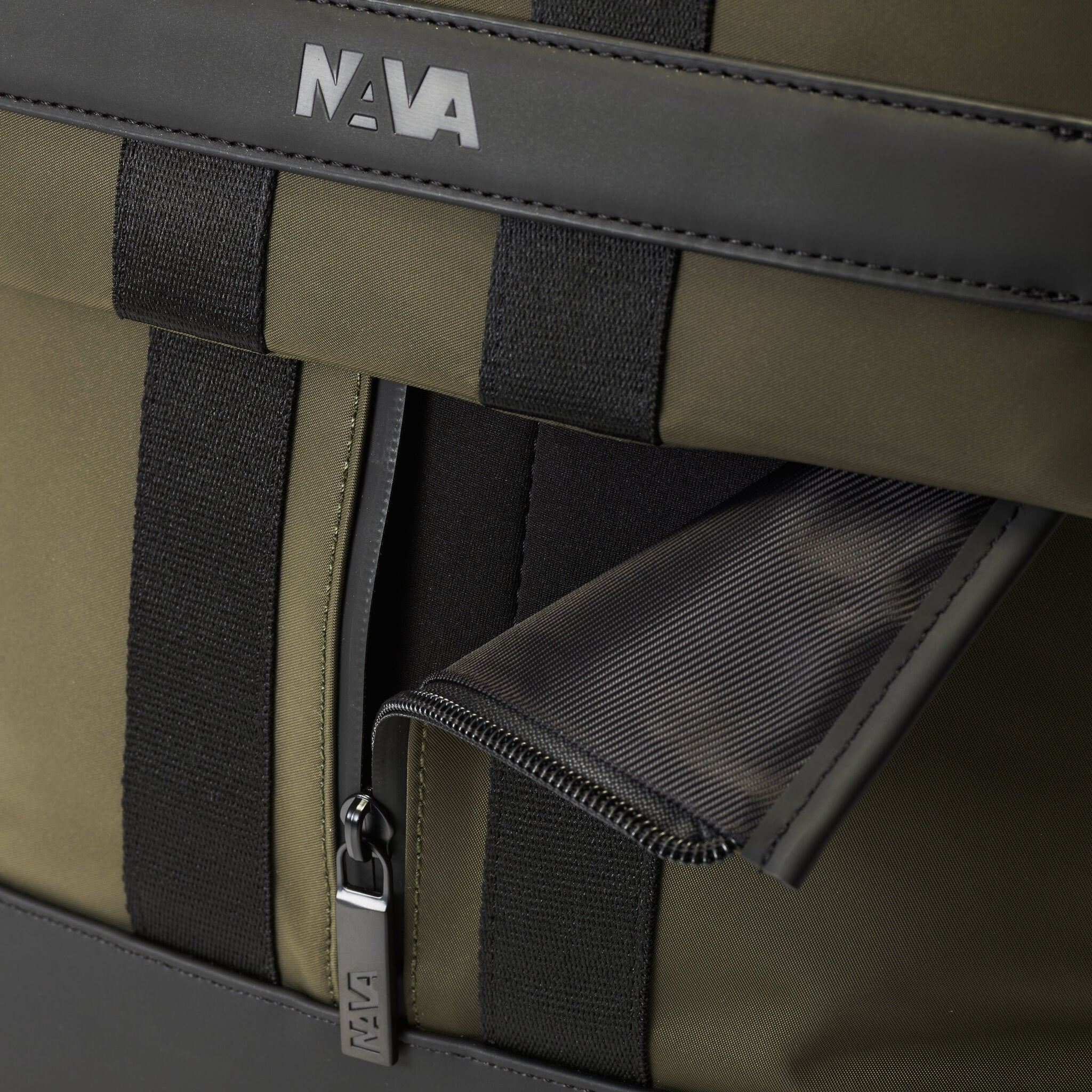 UNIFORM ZAINO SMALL PORTA PC CHIUSO CON PATELLA NERO/OLIVA